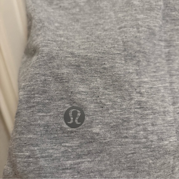 Lululemon Crescent Tee Twist Front T-Shirt Gray Short Sleeve Top Women's Size 4 - Picture 4 of 5